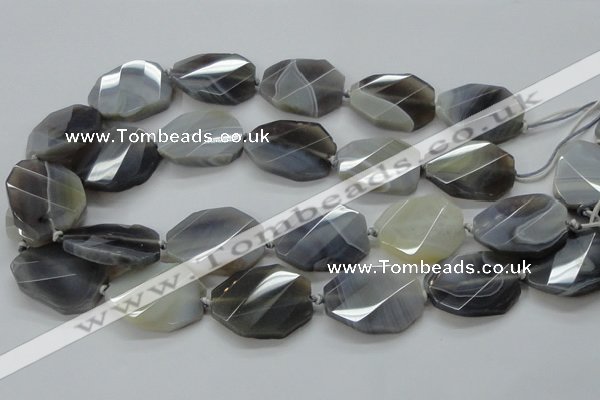 CAA263 25*30mm twisted & faceted octagonal grey line agate beads