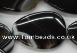 CAA271 15.5 inches 30*35mm flat teardrop black line agate beads