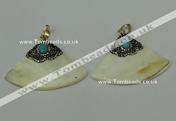 CGP287 35*50mm fan-shaped pearl shell pendants wholesale