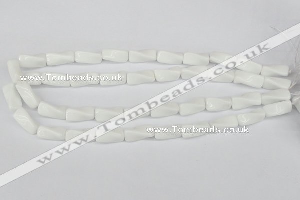 CTW127 15.5 inches 9*20mm twisted trihedron white agate beads