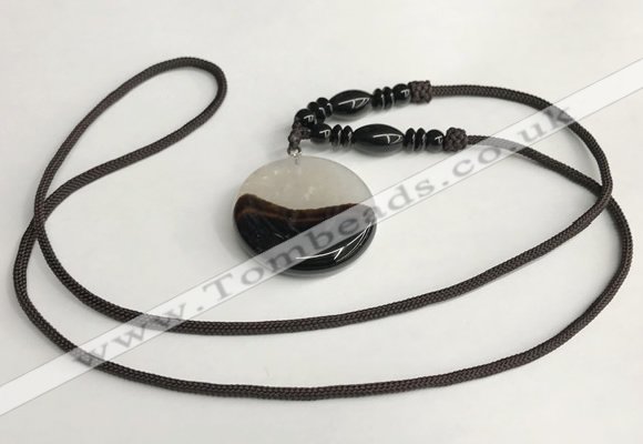 NGP5662 Agate flat round pendant with nylon cord necklace